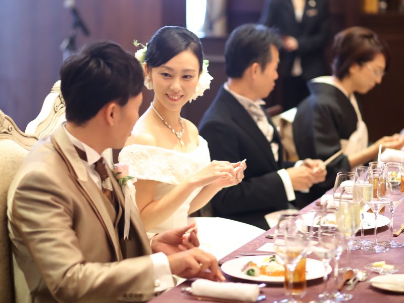 結婚式　会食