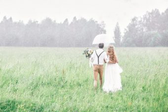 雨の日の結婚式には幸せになれる幸運が♫